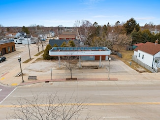 2106 Washington St, Two Rivers, WI 54241