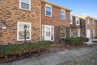 576 Pamlico St, Columbus, OH 43228