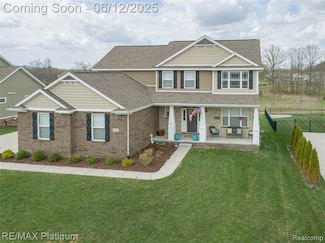2237 Walnut View Dr, Howell, MI 48855