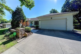 8009 Lamar Ave, Prairie Village, KS 66208