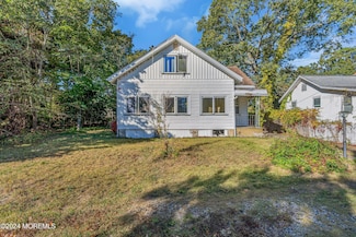 408 Arlington Ave N, Bayville, NJ 08721