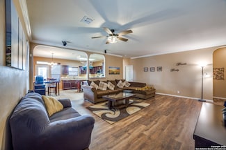 9110 Feather Bluff, Helotes, TX 78023