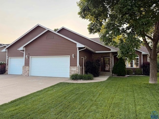 593 Fox Cir, North Sioux City, SD 57049