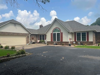 2151 Magnolia Dr, Piggott, AR 72454