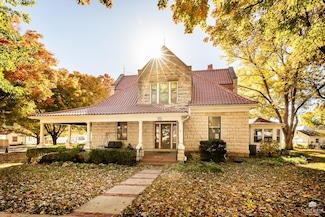 605 Columbia St, Council Grove, KS 66846