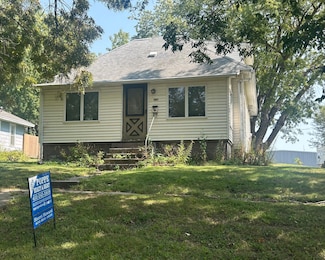 502 Fulton St, Falls City, NE 68355