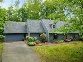39 Robertson Dr, Gilford, NH 03249