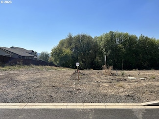 2997 NW Shadden Dr Unit 56, McMinnville, OR 97128