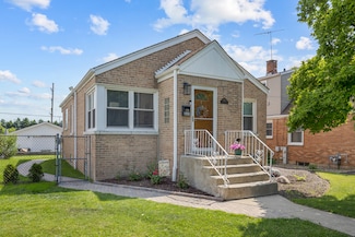 889 S Golf Cul de Sac St, Des Plaines, IL 60016