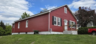612 Franklin St, Rumford, ME 04276