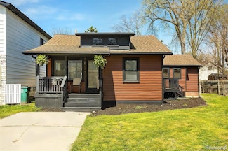 374 W Madge Ave, Hazel Park, MI 48030
