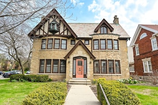 2704 E Bradford Ave Unit 2, Milwaukee, WI 53211