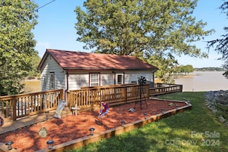 17 Outrigger Dr, Taylorsville, NC 28681