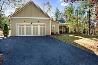 60 Mossy Oak Ct, Ellijay, GA 30540