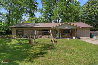 307 Holt St, Carthage, TX 75633