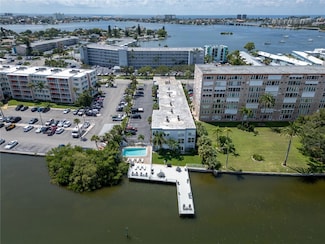 1859 Shore Dr S Unit 202, South Pasadena, FL 33707