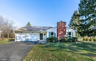 18 New Rd, Lambertville, NJ 08530
