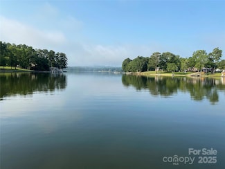 1805 Lakeshore Rd, Camden, SC 29020