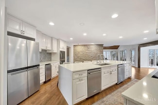 760 Stonebridge Dr, Cincinnati, OH 45233