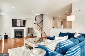 10703 Cameron Glen Dr, Fairfax, VA 22030