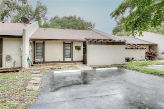 9820 NW 15th Ct, Pembroke Pines, FL 33024