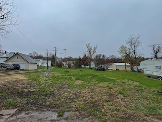 105 State Ave N, Wessington Springs, SD 57382