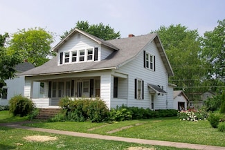 106 3rd Ave, Forreston, IL 61030