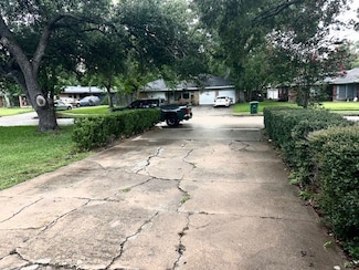 9013 Lugary Dr, Houston, TX 77074