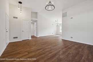 1017A Buckingham Dr, Manchester, NJ 08759