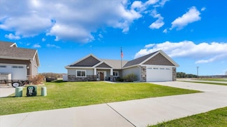 522 7th Ave SE, Saint Joseph, MN 56374