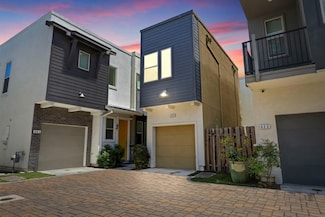 445 Crate Ave, Sacramento, CA 95818