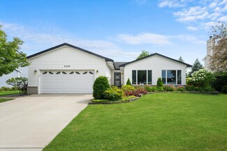 2329 W Weathersfield Way, Schaumburg, IL 60193
