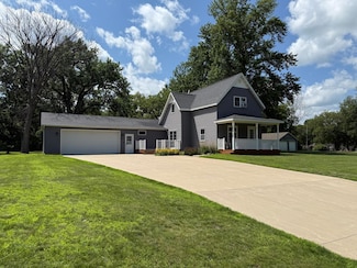 681 8th St, Walnut Grove, MN 56180