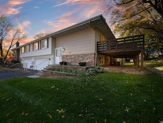 8434 W 97th St, Bloomington, MN 55438