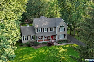 581 Eder Ave, Wyckoff, NJ 07481
