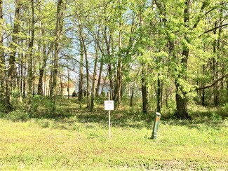 1143 Daniels Ct, Burns Harbor, IN 46304