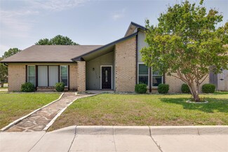 7524 Schiller Dr, North Richland Hills, TX 76180