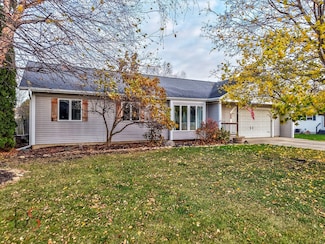 326 S Market St, Seneca, IL 61360