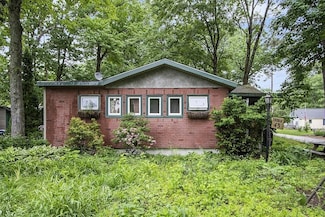 43 Fuller Ave, Lancaster, MA 01523