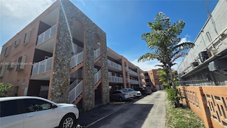 6800 W 16th Dr Unit 302, Hialeah, FL 33014