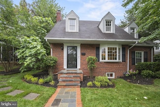 123 Moncure Dr, Alexandria, VA 22314