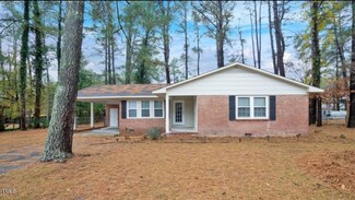 6341 Kincross Ave, Fayetteville, NC 28304
