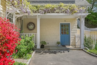 9 Glenwood Dr, Darien, CT 06820