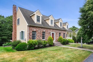 11 Castle Clare Cir, Wakefield, MA 01880