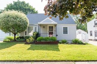2360 Royal Ave, Berkley, MI 48072