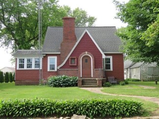 W10766 Howard Dr W, Fox Lake, WI 53933