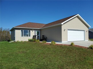 949 Red Willow Dr, Frazee, MN 56544