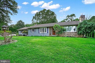 711 Market St, Mount Wolf, PA 17347