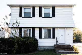 795 E 222nd St, Euclid, OH 44123
