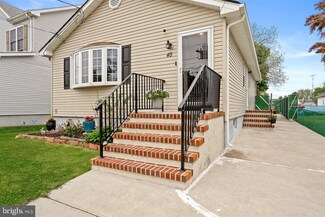 45 Miles Ave, Trenton, NJ 08610